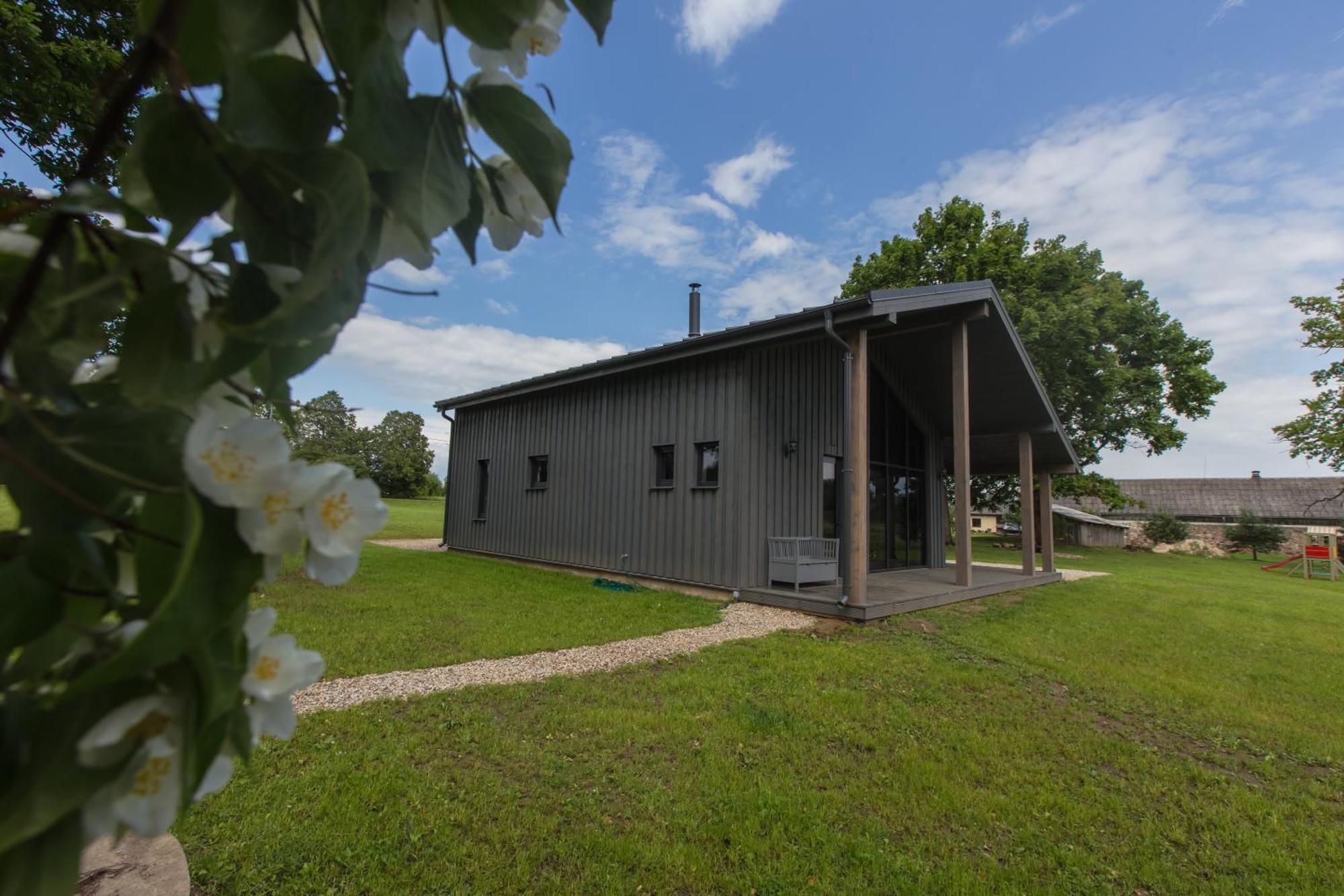 Holiday Home Uzbazes Валмиера Екстериор снимка